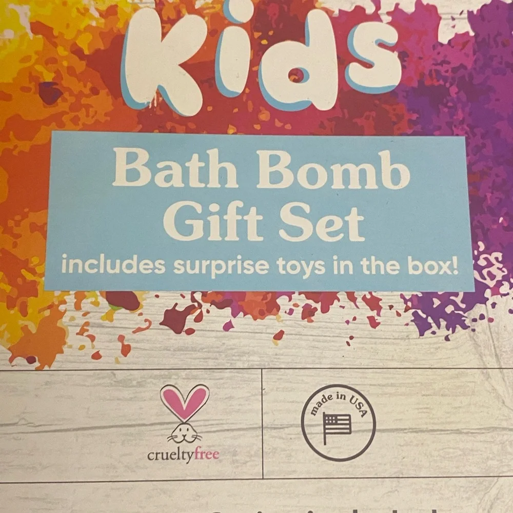 Sky Organics Kids Bath Bomb Gift Set Of 12 / With toys.